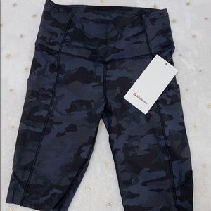 FAST AND FREE SHORT 10" *NON-REFLECTIVE SHORTS